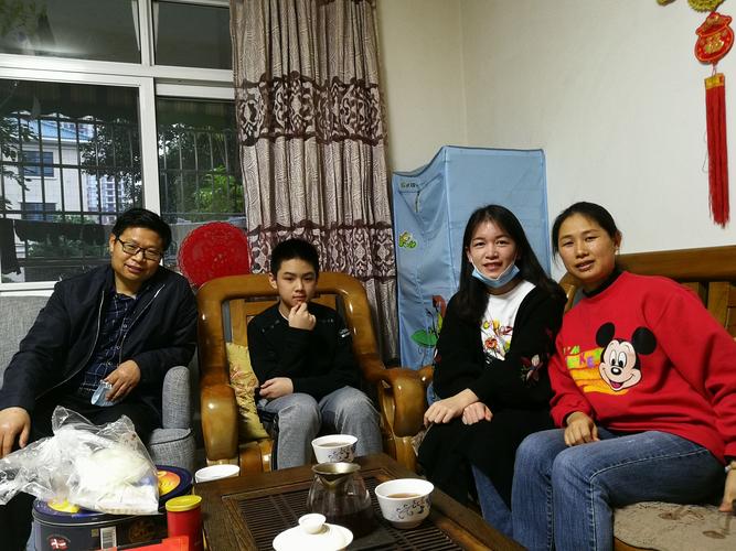 界面新闻:海归幼师加入摩尔妈妈APP,当「到家老师」